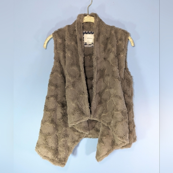 Althro Elevenses Faux Fur Open Vest - Picture 1 of 4